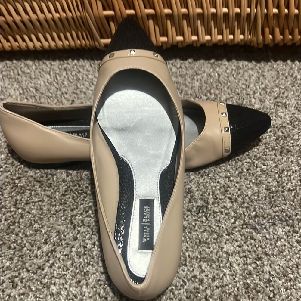 White House Black Market Beige and Black Women's Flats - Picture 2 of 5